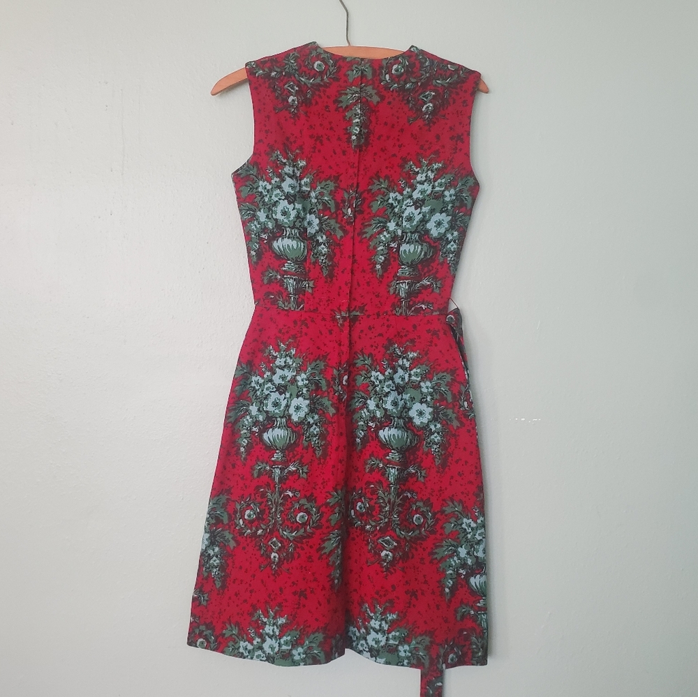 Vintage 60s Floral Toile Urn Garden Tapestry Linen Dress in Red & Green Sheath S - Picture 13 of 14